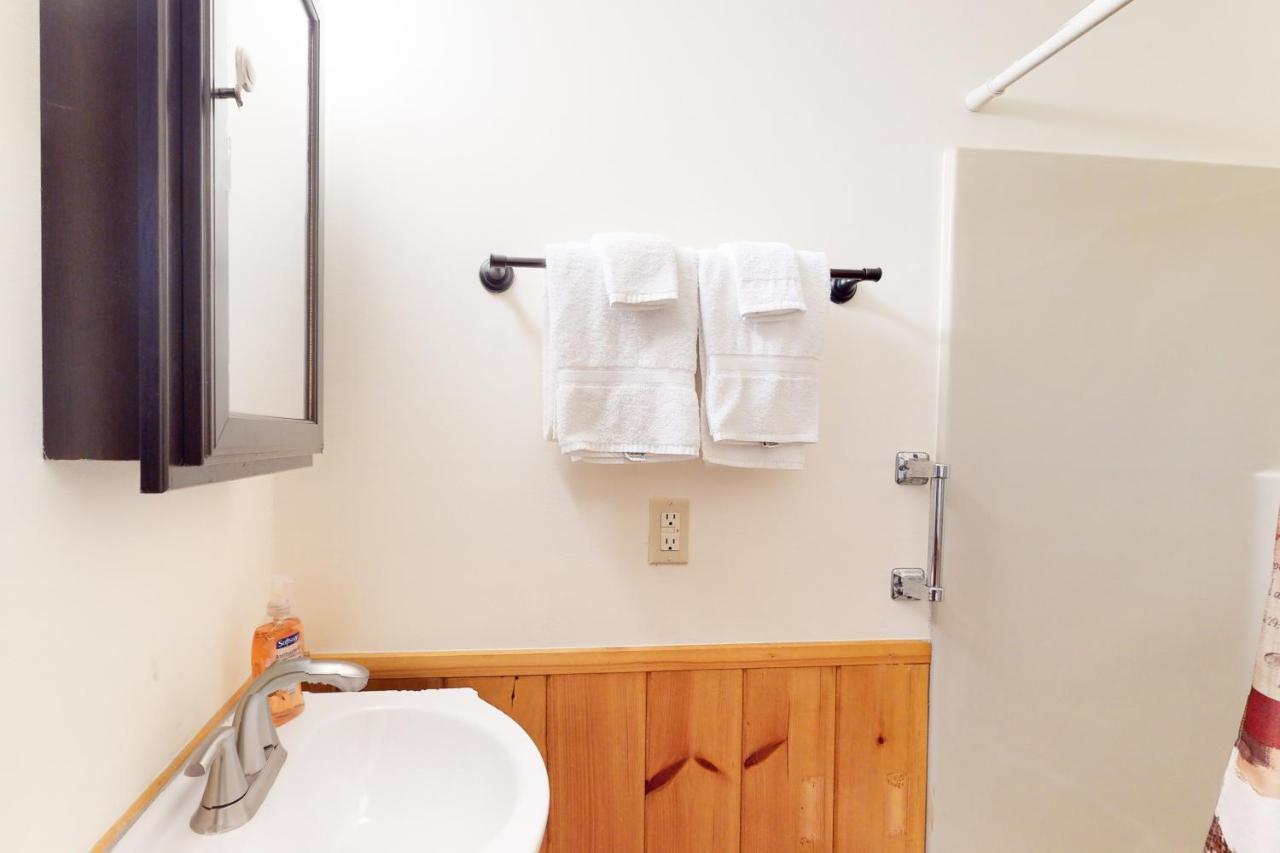 2 Bed 1 Bath Vacation Home In Whittier Esterno foto