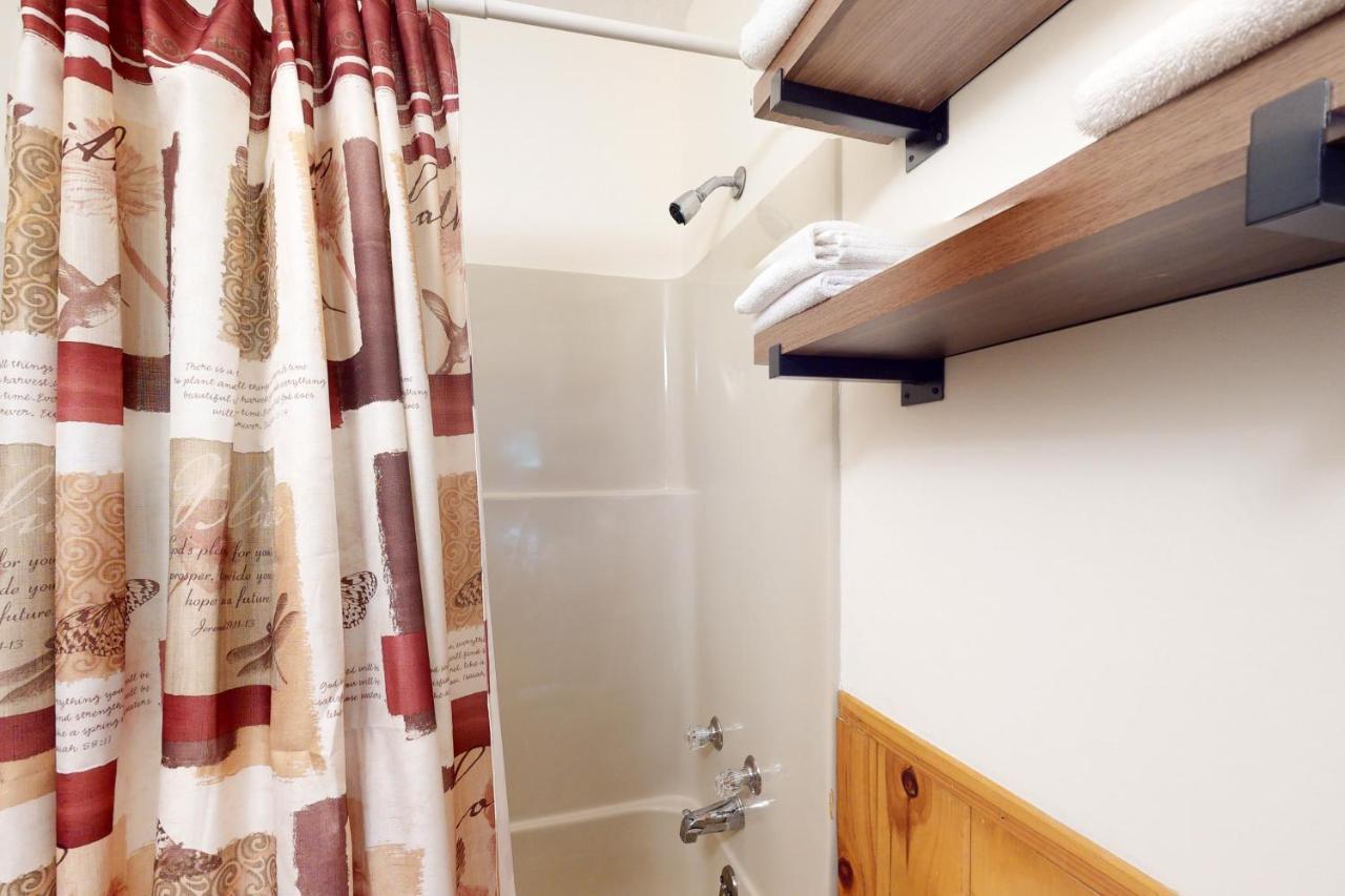 2 Bed 1 Bath Vacation Home In Whittier Esterno foto